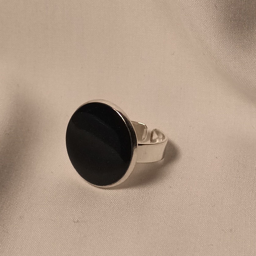 Bague en résine coulée