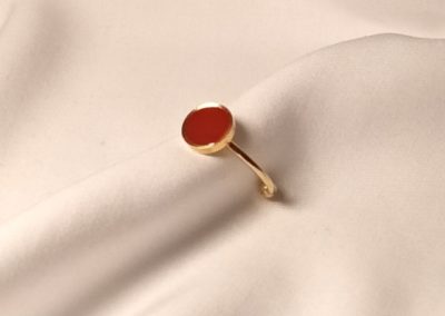 Bague en résine coulée
